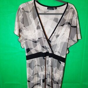 Avenue 26/28 Short Sleeve Tan Black Geometric Print Faux Wrap Blouse